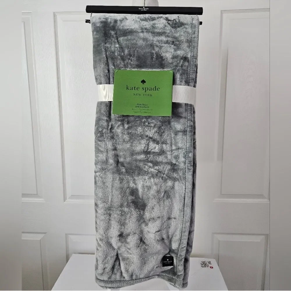 RARE! 🔥Kate Spade Faux Fur Throw Blanket!
